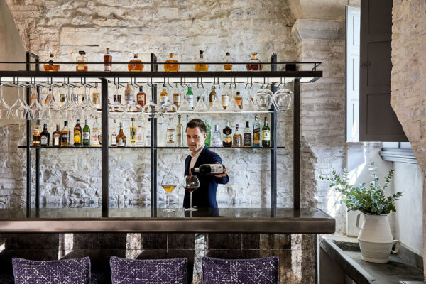 Bar_-_La_Taverna_High_Res