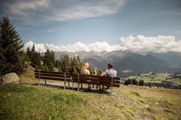 SHF_WandernmitderFamilie_copyright_Mike Rabensteiner